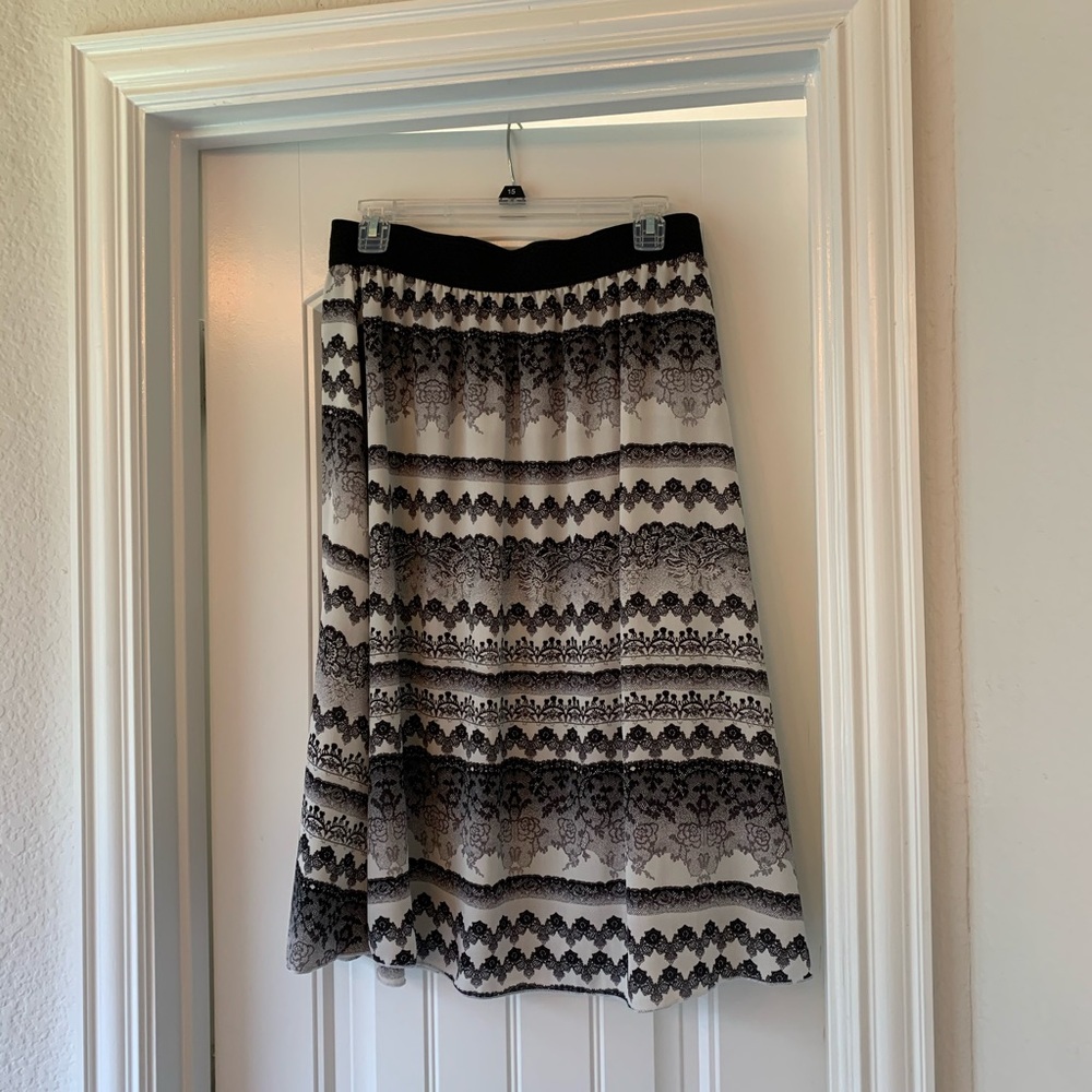 LulaRoe Black and White Lola